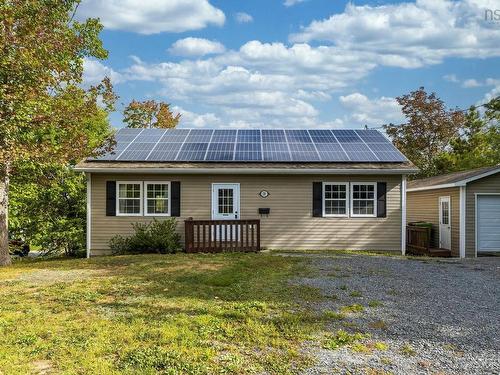 28 Forest Hill Road, Bridgewater, NS 