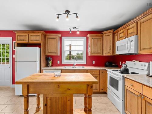 28 Forest Hill Road, Bridgewater, NS 