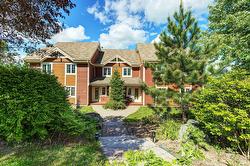 1824 Ch. du Golf  Mont-Tremblant, QC J8E 2K6