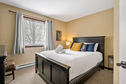 Primary bedroom - 1824 Ch. Du Golf, Mont-Tremblant, QC - Indoor Photo Showing Bedroom