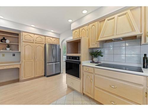 726 Roseland Drive South, Windsor, ON 