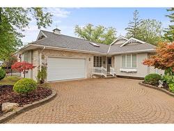 726 ROSELAND Drive SOUTH Windsor, ON N9G 1T8