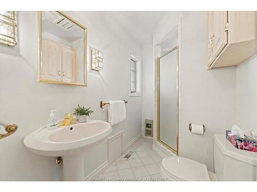 726 Roseland Drive South, Windsor, ON 