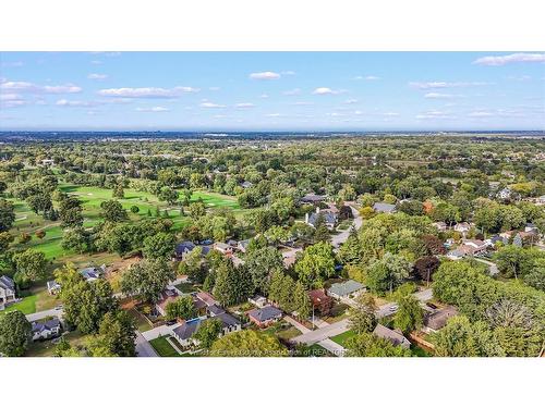 726 Roseland Drive South, Windsor, ON 