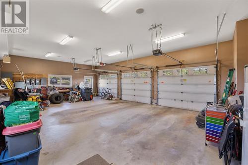 3 Everest Street, Paradise, NL - Indoor Photo Showing Garage