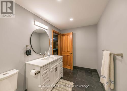 1892 Carriage Court, Severn, ON - Indoor Photo Showing Bathroom