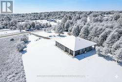 Peaceful setting on quiet township road - 