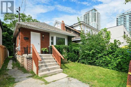 14 FRANKLIN AVENUE  Toronto, ON M2N 1B6