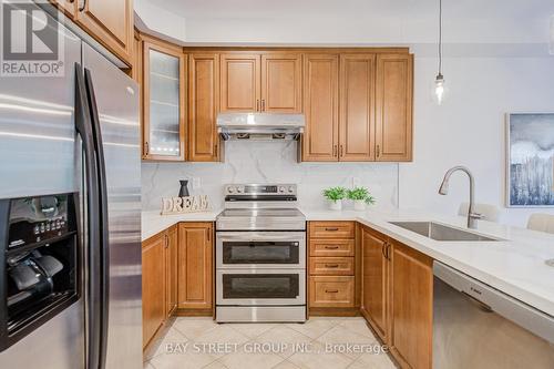 15 Sisley Crescent, Vaughan, ON - Indoor Photo Showing Kitchen With Stainless Steel Kitchen With Upgraded Kitchen