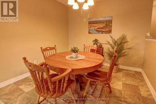 106 - 31 Dairy Lane, Huntsville (Chaffey), ON - Indoor Photo Showing Dining Room
