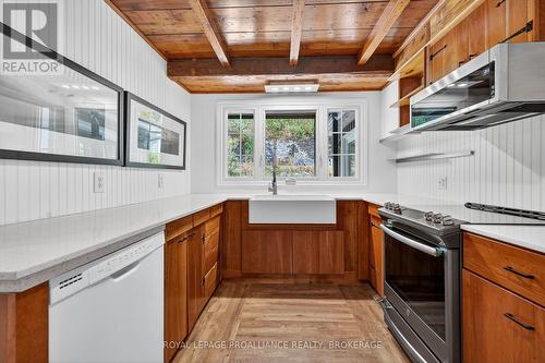 4519 Portland Avenue, Frontenac (Frontenac South), ON - Indoor Photo Showing Kitchen