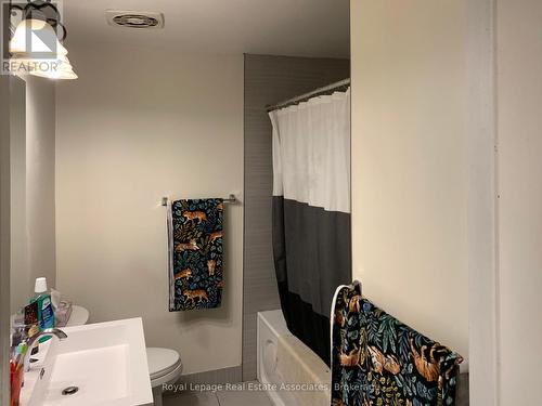 3498 Ashcroft Crescent, Mississauga, ON - Indoor Photo Showing Bathroom