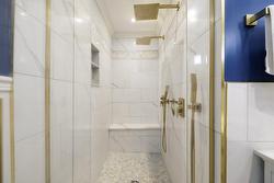 Salle de bains attenante à la CCP - 