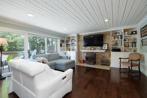 Salle familiale - 21 Boul. Caza, Notre-Dame-De-L'Île-Perrot, QC - Indoor Photo Showing Living Room