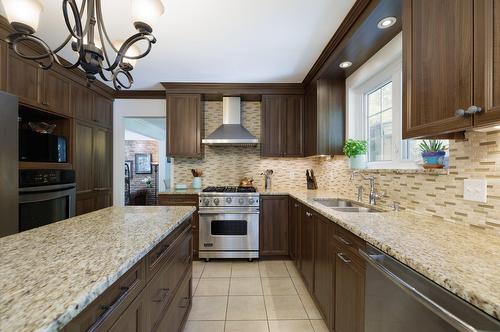 Cuisine - 21 Boul. Caza, Notre-Dame-De-L'Île-Perrot, QC - Indoor Photo Showing Kitchen With Double Sink With Upgraded Kitchen
