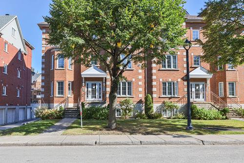 2336 Rue Harriet-Quimby  Montréal (Saint-Laurent), QC H4R 3E4