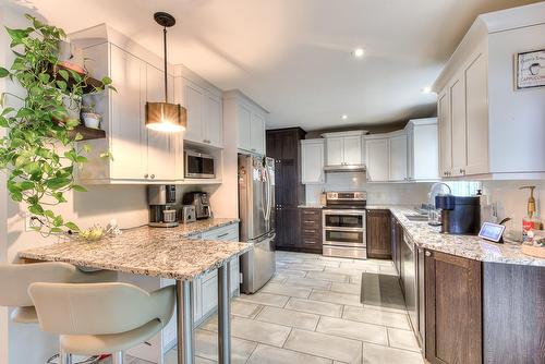 Cuisine - 14 Crois. Léo-Paul-Desrosiers, Notre-Dame-De-L'Île-Perrot, QC - Indoor Photo Showing Kitchen With Upgraded Kitchen