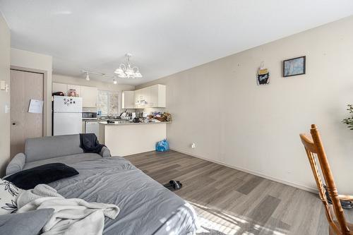 301-2802 Grandview Heights, Merritt, BC - Indoor Photo Showing Bedroom