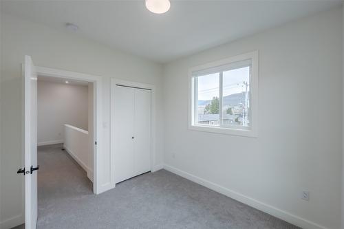 106-770 Argyle Street, Penticton, BC - Indoor Photo Showing Other Room