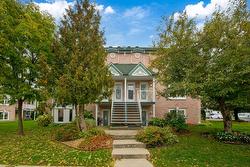 2264 Rue du Sorbier  Sainte-Julie, QC J3E 2S6