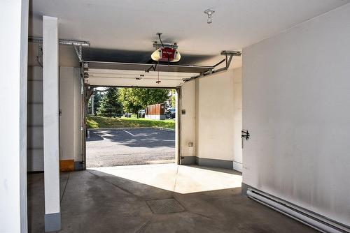 Barn - 2-65 Rue Du Sanctuaire, Sainte-Julie, QC - Indoor