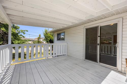 971 Kirkland Place, Kamloops, BC - Outdoor With Deck Patio Veranda With Exterior