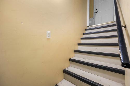 971 Kirkland Place, Kamloops, BC - Indoor Photo Showing Other Room