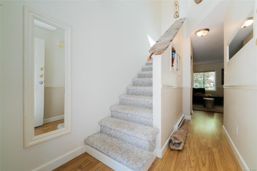 2-3470 Hillside Ave, Nanaimo, BC 