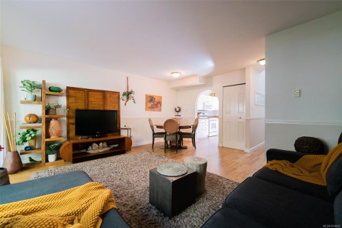 2-3470 Hillside Ave, Nanaimo, BC 