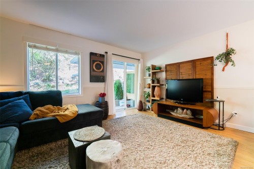 2-3470 Hillside Ave, Nanaimo, BC 