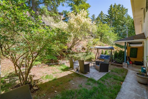 2-3470 Hillside Ave, Nanaimo, BC 