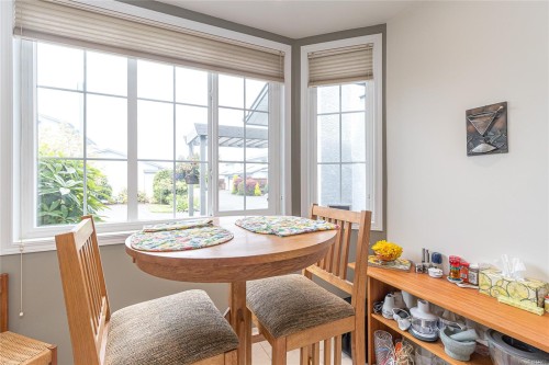 16-2115 Amelia Ave, Sidney, BC 