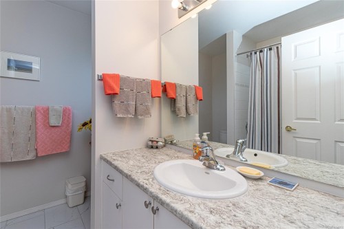 16-2115 Amelia Ave, Sidney, BC 