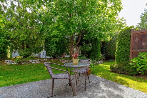 16-2115 Amelia Ave, Sidney, BC 