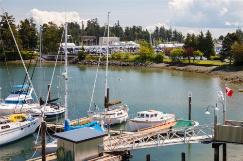 16-2115 Amelia Ave, Sidney, BC 