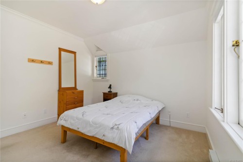 F-349 Foul Bay Rd, Victoria, BC - Indoor Photo Showing Bedroom