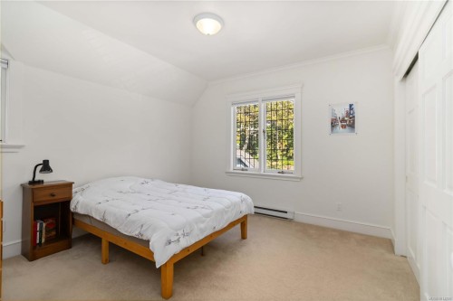 F-349 Foul Bay Rd, Victoria, BC - Indoor Photo Showing Bedroom