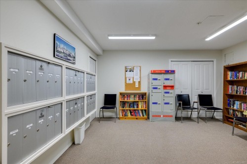 106-335 Hirst Ave West, Parksville, BC - Indoor