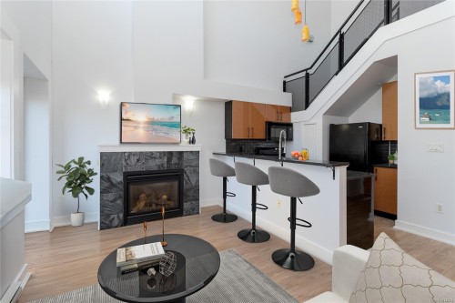 323-599 Pandora Ave  Victoria, BC V8W 1N5