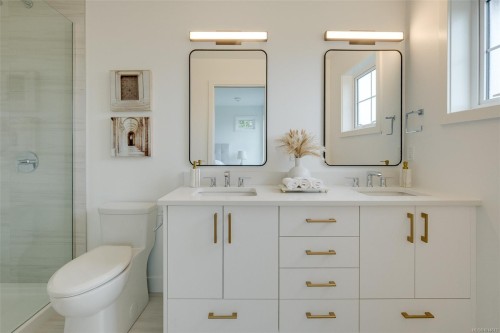 Unit 7-3907 Cedar Hill Rd, Saanich, BC 