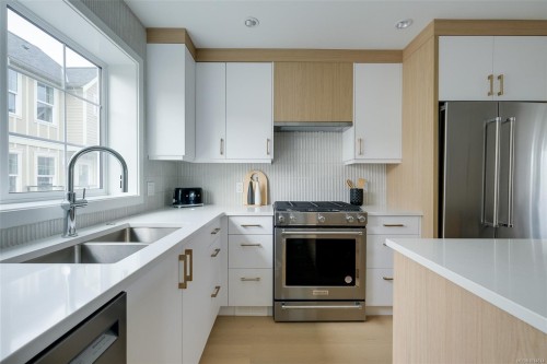 Unit 12-3907 Cedar Hill Rd, Saanich, BC 