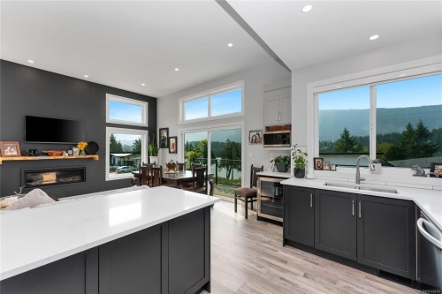 7031 Sha-Elum Dr, Lake Cowichan, BC 