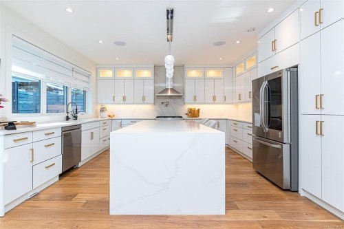 2555 Sinclair Rd, Saanich, BC 