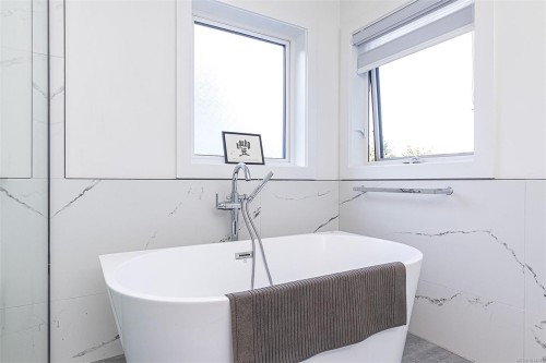 2555 Sinclair Rd, Saanich, BC 