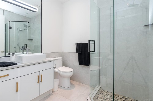 2555 Sinclair Rd, Saanich, BC 