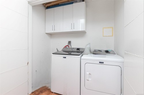 2555 Sinclair Rd, Saanich, BC 