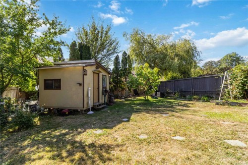 1415 Lang St, Victoria, BC 