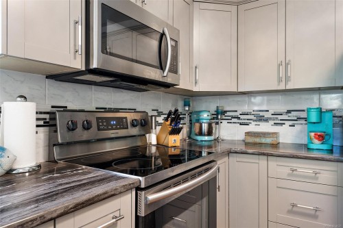 6877 Philip Rd, Lantzville, BC 