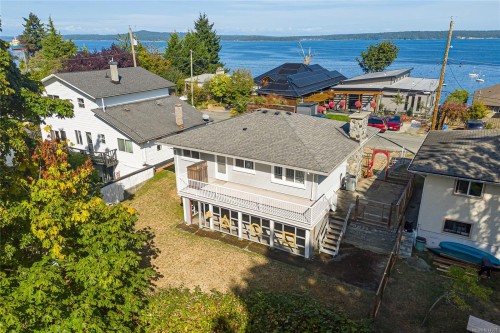 9992 Beach Dr, Chemainus, BC 