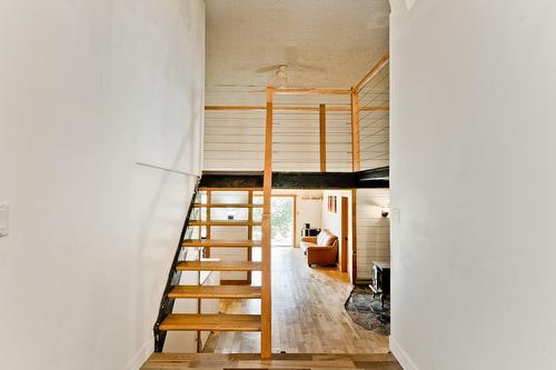 Escalier - 1000 10E Rang, Saint-Herménégilde, QC - Indoor Photo Showing Other Room